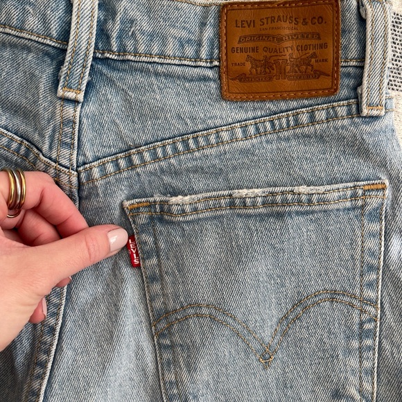 Levi's Ribcage Short - Picture 3 of 5